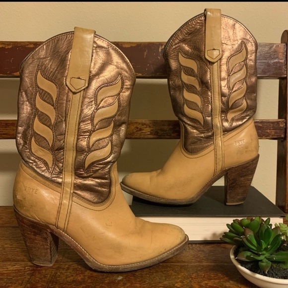 Frye Vintage Metallic Cowboy Western Boots Tan Festival Bohemian Unique! - Picture 16 of 16